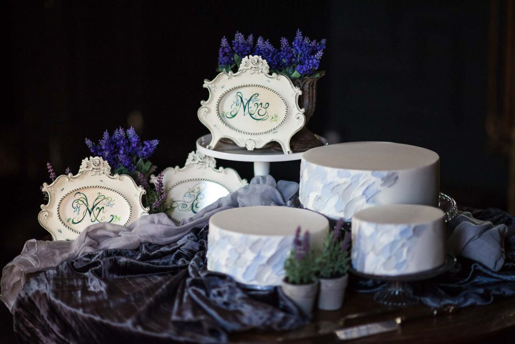 Fleur Challis Photography at Chateau De Dohem with cake by Blue birds Bakehouse